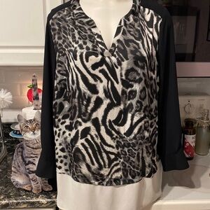 X womens Susan Graver animal print long sleeve plus size top 1X. EUC